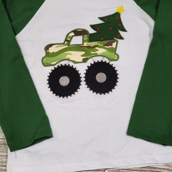 Christmas Holiday Long Sleeve Raglan NWT - Picture 5 of 5